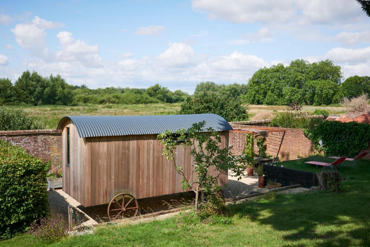 Villa Hut64 Alderbury Exterior foto